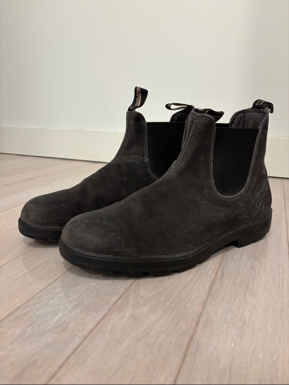 Blundstone Men's Charcoal Suede Chelsea Chukka Boots